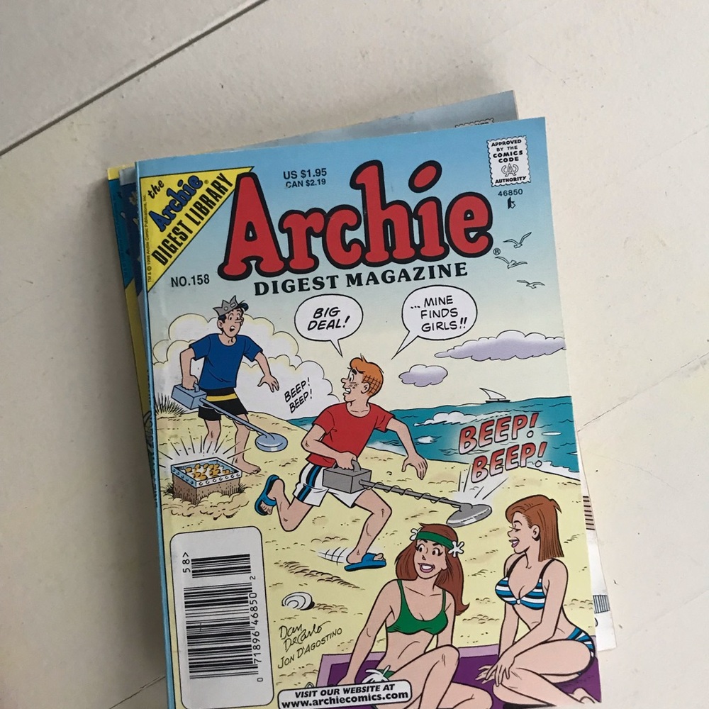 Archie Digest Magazine Comic Book #158 - Blue & Red Cover